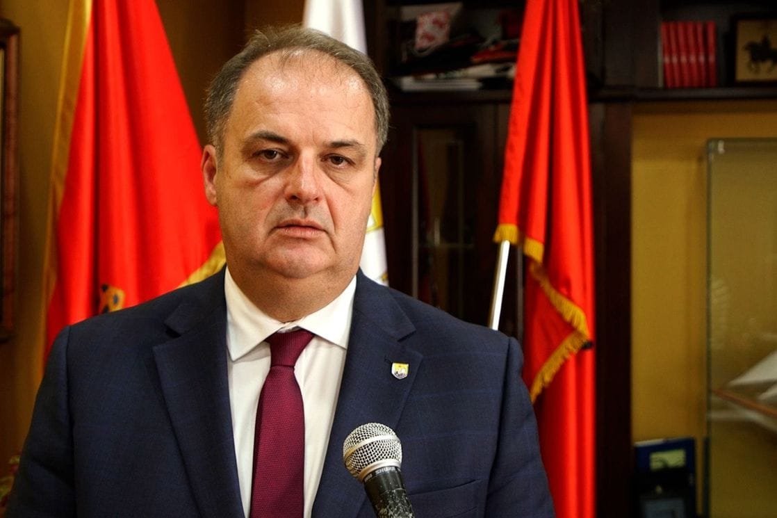 Nimanbegu čestitao Kurban Bajram: Neka Bog blagoslovi vaše porodice mirom, harmonijom i ljubavlju