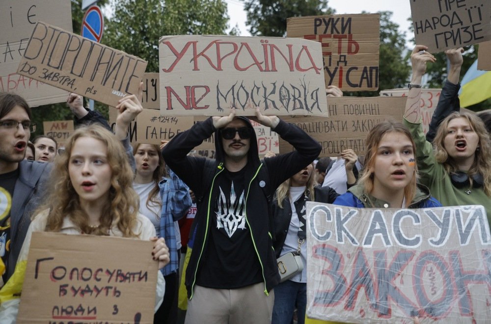 Zelenski povukao zakon, parlament vratio moć antikorupcijskim agencijama