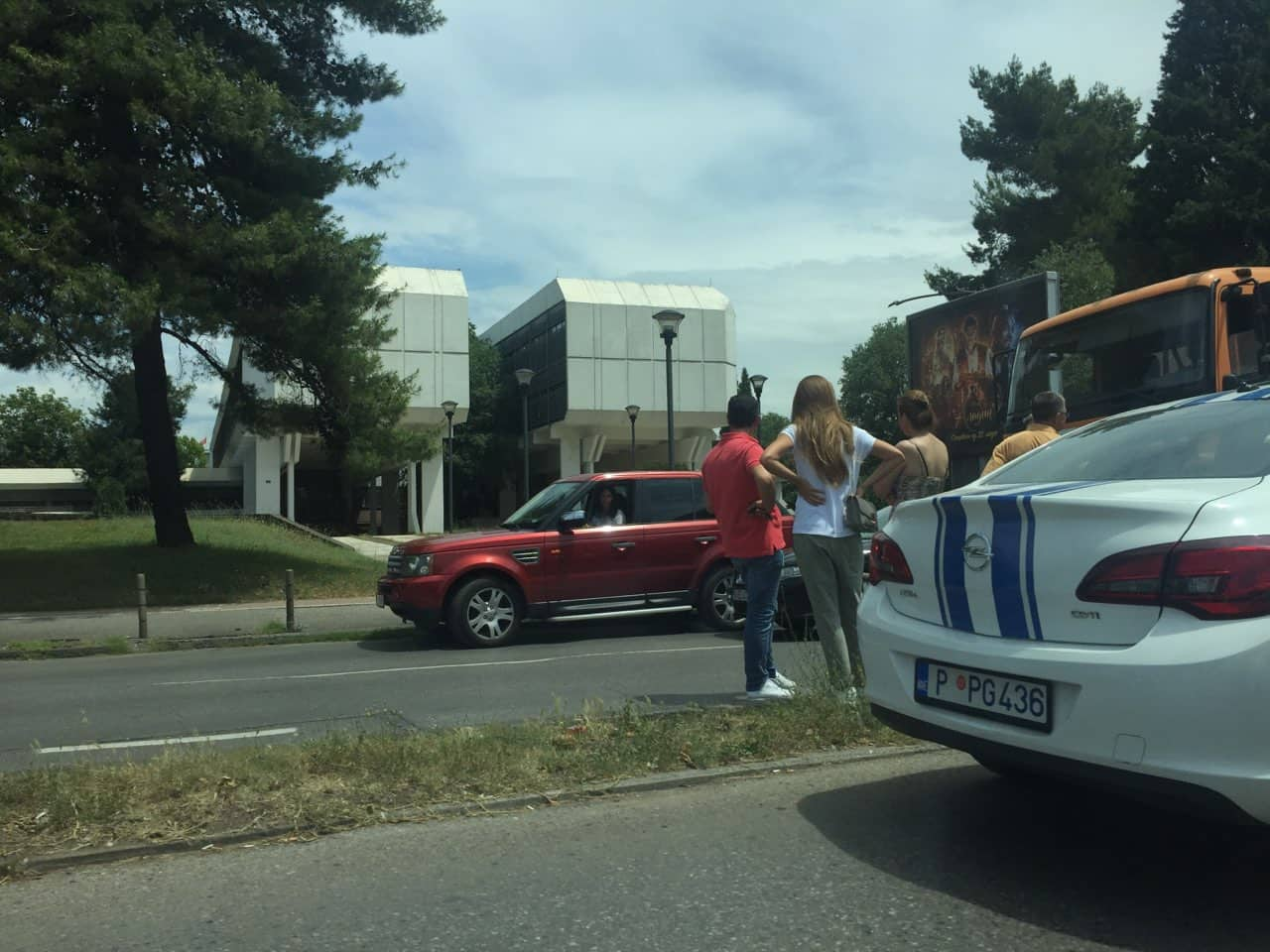 Udes u Podgorici, stvorena ogromna kolona: Sudar kamiona ''Čistoće'' i automobila