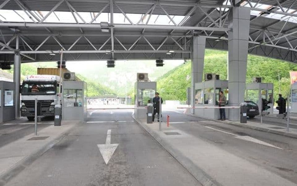 Studentkinja iz Beograda hospitalizovana, svi studenti iz autobusa u karantinu