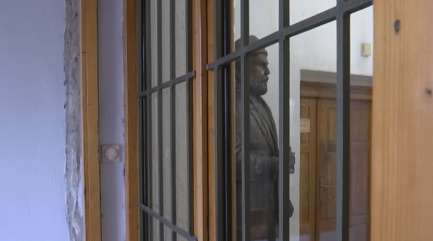 Kip Đurišića sigurniji u hodnicima administracije nego u Manastiru