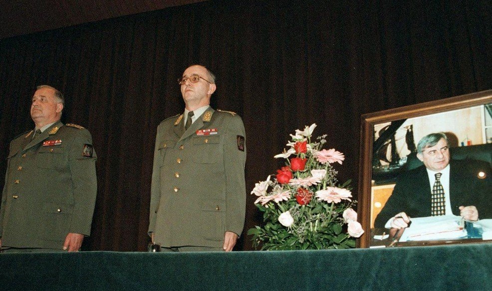 VREME, februar 2000: Ubistvo ministra vojnog – Pavla Bulatovića