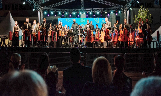 Na Trgu nezavisnosti: Crnogorski simfonijski orkestar oduševio publiku