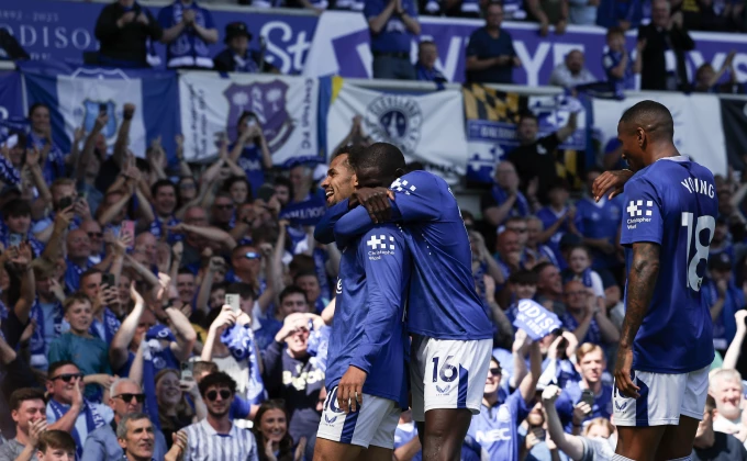 Everton dovodi vezistu Čelsija