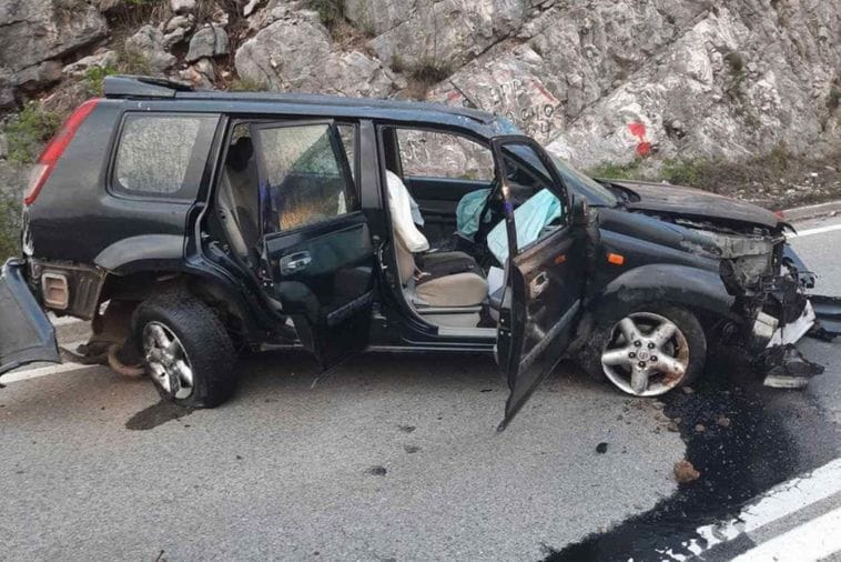 Udes kod Budoša, automobilom udario u stijenu