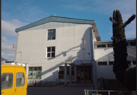 Kakva ministarka i direktor, takve zastave na školi