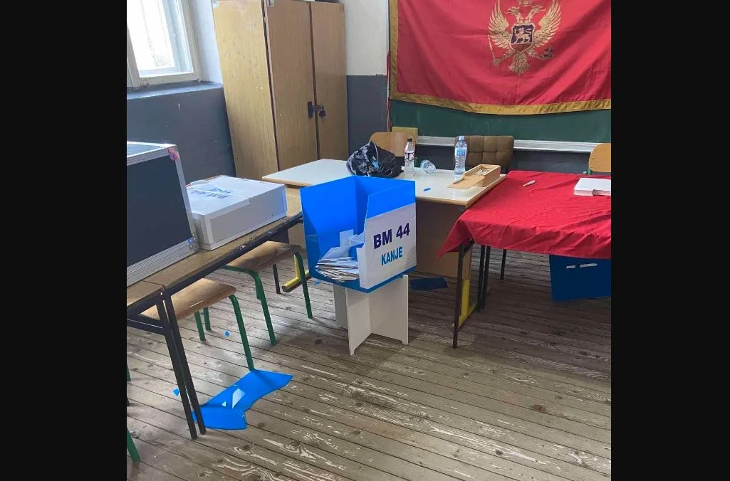 Pućurica: Nervozni aktivisti lome izborne kutije u Bijelom Polju