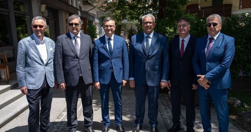 Mandić razgovarao sa Šarecom: Do kraja godine očekujemo zatvaranje sedam poglavlja