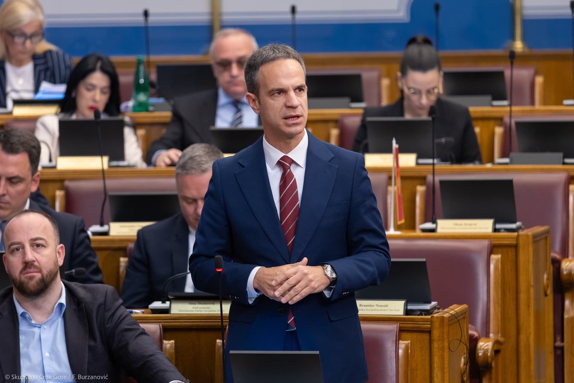 Mugoša demantuje Vladu i premijera: Najniža stopa nezaposlenosti bila je 2009.