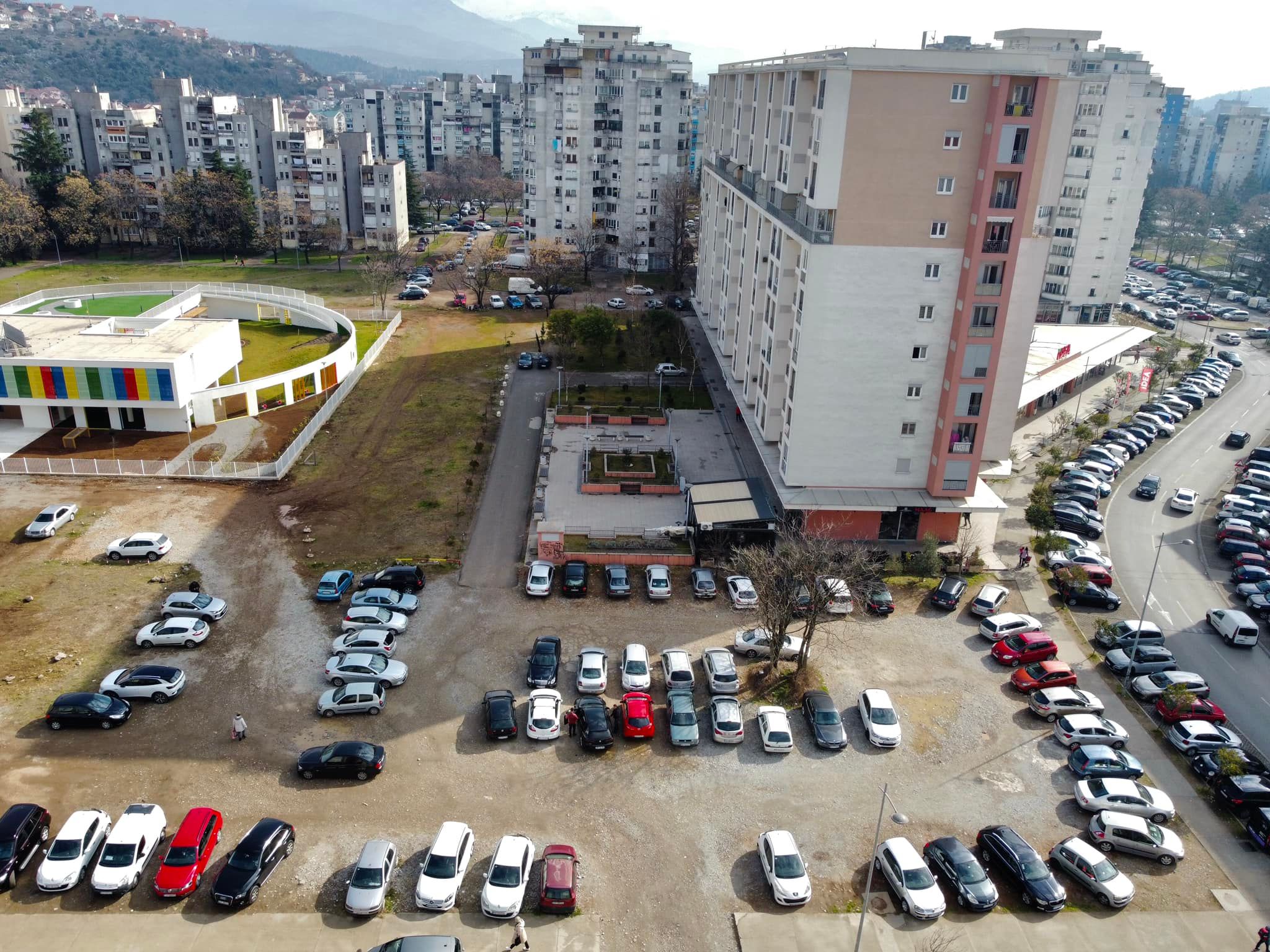 Uskoro nova uređena površina u Bloku VI, biće 26 parking mjesta