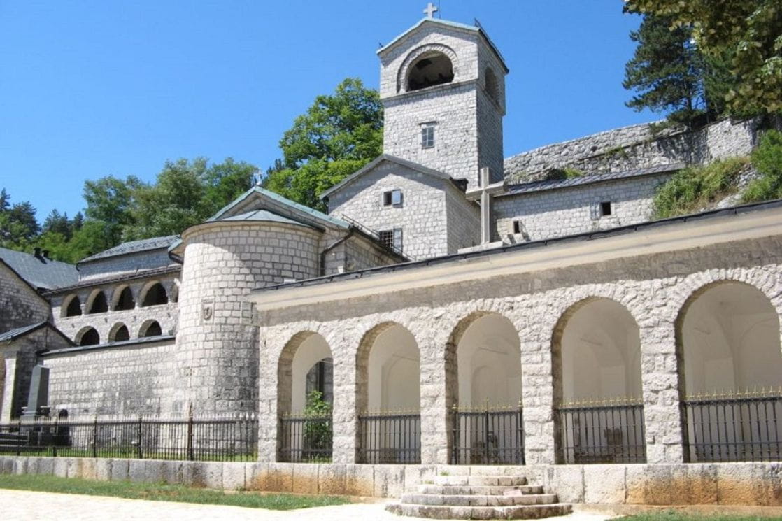 Riječki umjetnici po Crnoj Gori: Putešestvije od Rijeke do rijeke Crnojevića, umom, vodom i drumom