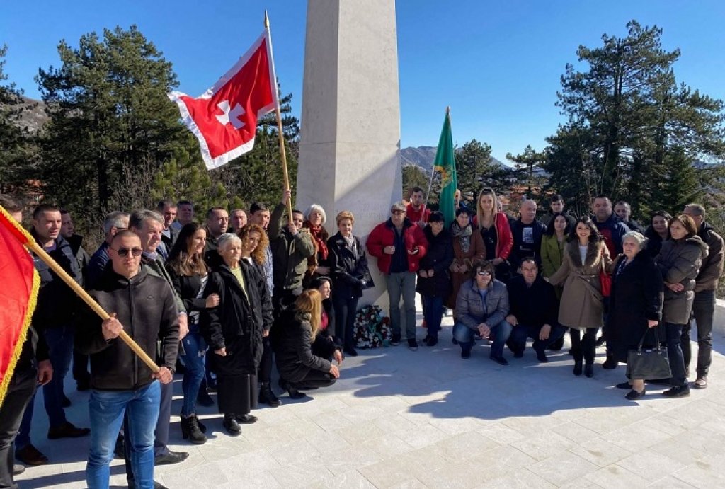 Predstavnici bratstva Drašković položili vijenac na spomenik herojima Božićnog ustanka