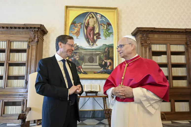 Papa Lav govorio o „tragičnoj situaciji u Gazi“ na sastanku sa izraelskim predsjednikom
