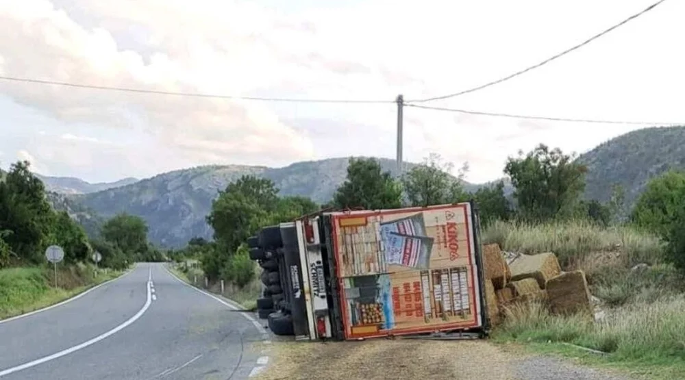 Prevrnuo se kamion kod Dromire, bez povrijeđenih