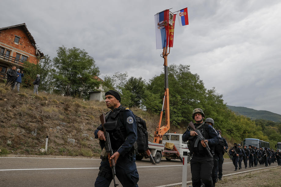 Avioni Vojske Srbije nadlijetali prijelaz Jarinje