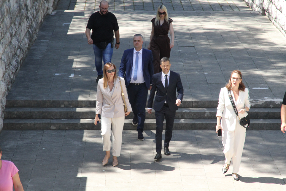 Asocijacija žena PES-a: Najoštrije osuđujemo vulgarne i ničim izazvane napade na Mujovića