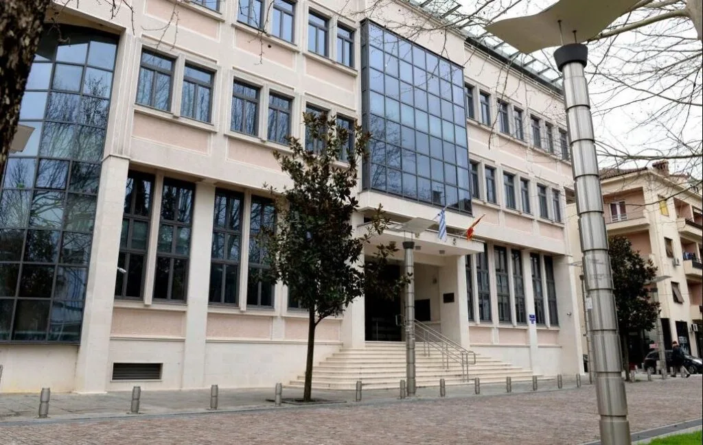 Mujović brani Gradsku: Bolje je nego što je bilo; Klikovac: Rade nezakonito, primjer su nepotizma, pogledajte šta kaže DRI...