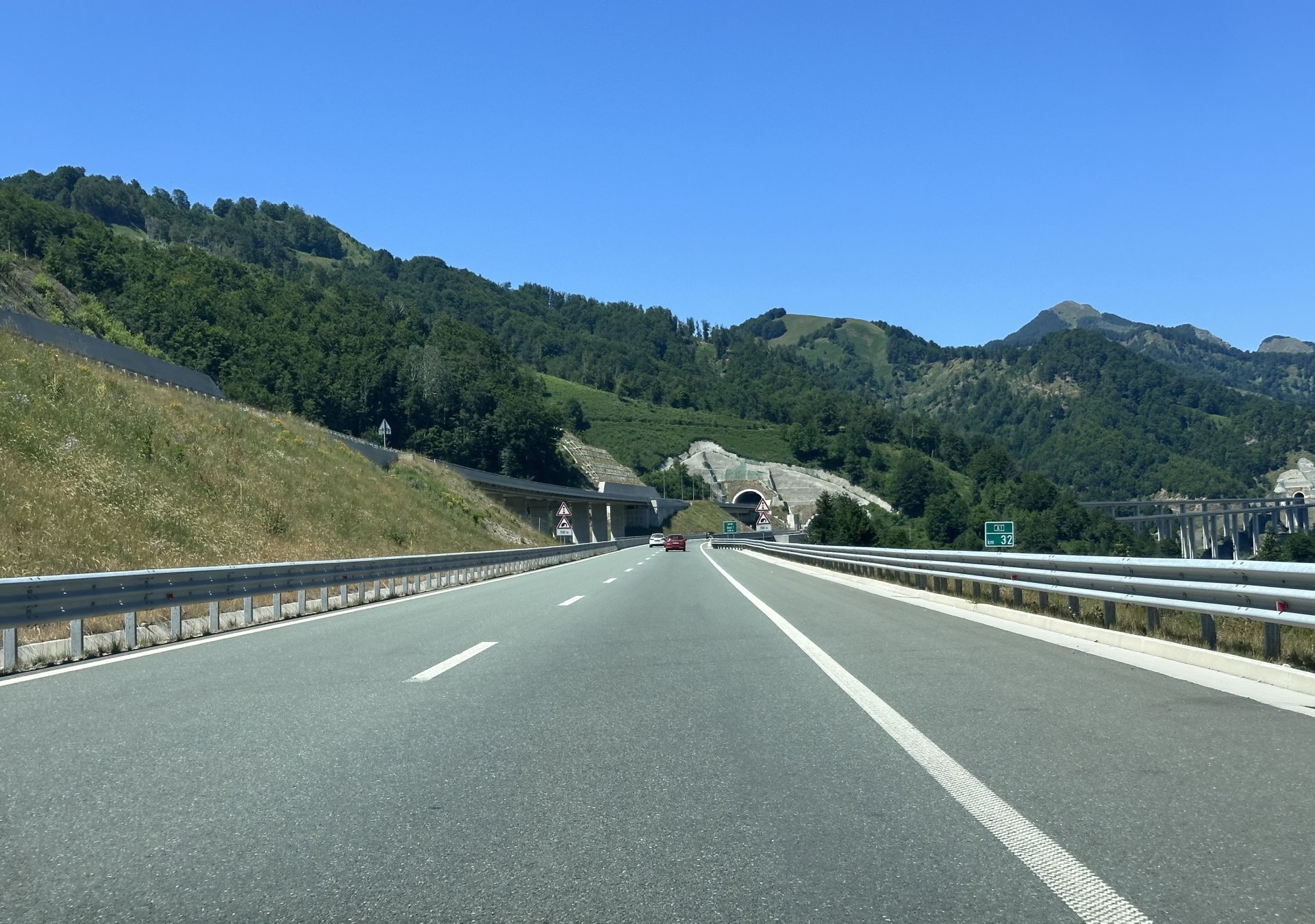 AMSCG: Promjena režima saobraćaja na više lokacija, oprez na auto-putu