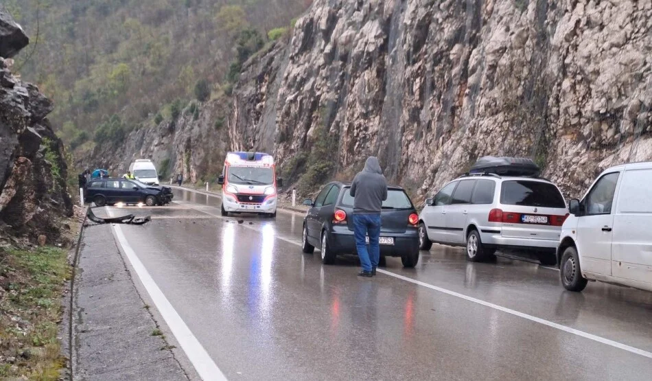 Sudar više vozila na putu Nikšić-Podgorica