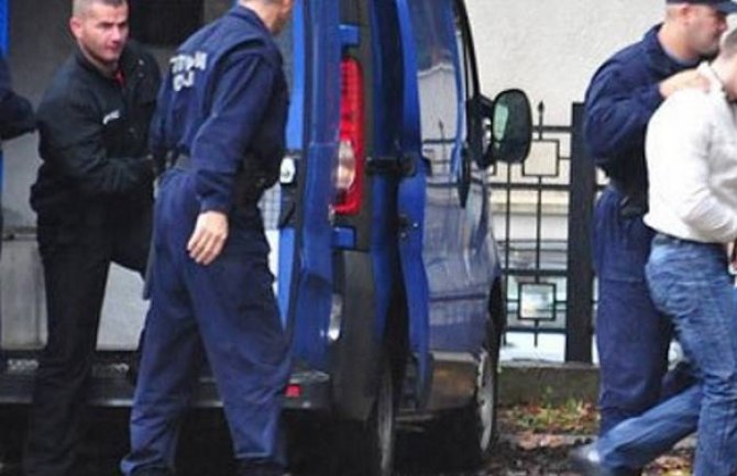 Ko je i kako napravio dosije o "kavačkom klanu": Kad mafija istražuje mafiju