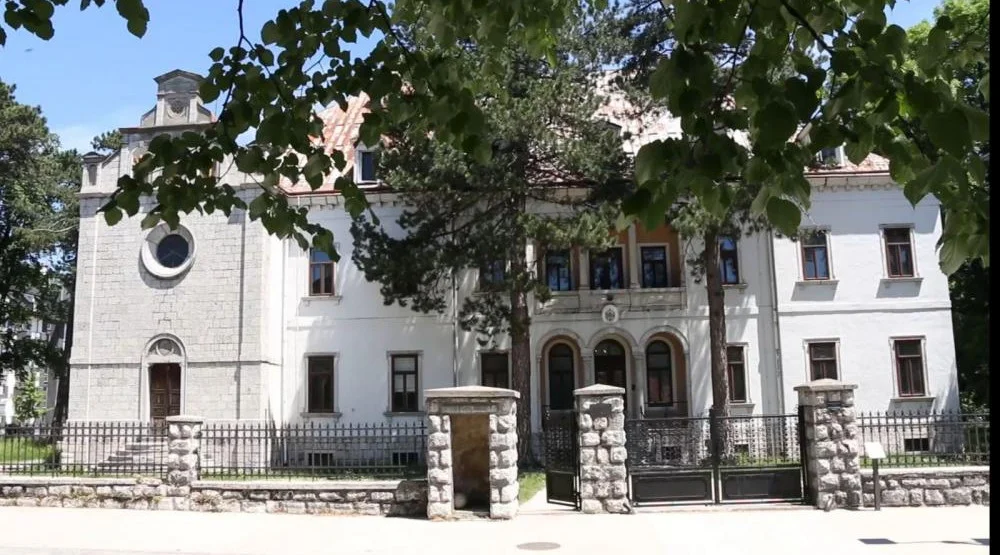 Veliki dan za FCJK: Savjetnik češkoga predśednika svečano otvara legat Vaclava Havela na Cetinju