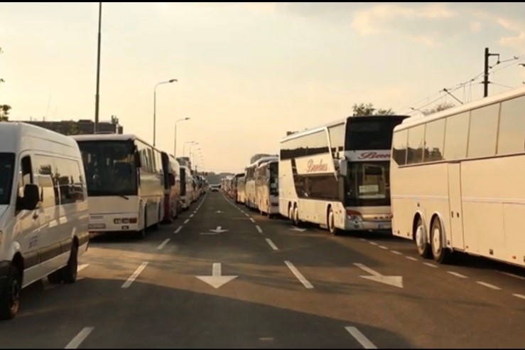 Desetine autobusa krenulo iz Beograda za Cetinje