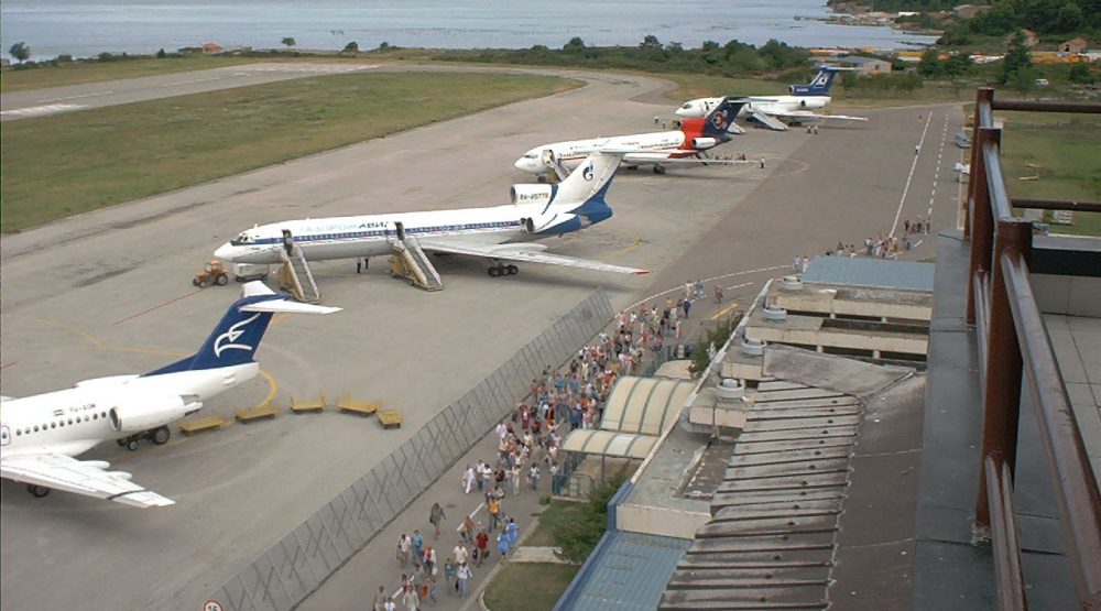 Orlandić: Trebalo bi izgraditi novi aerodrom u Tivtu, a zatim i u Podgorici