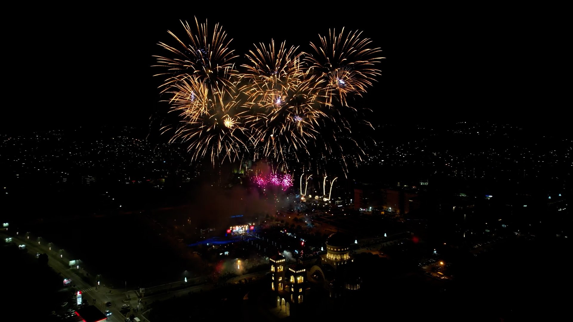 Barski Novogodišnji hepening - pogledajte ko će pjevati u gradu pod Rumijom