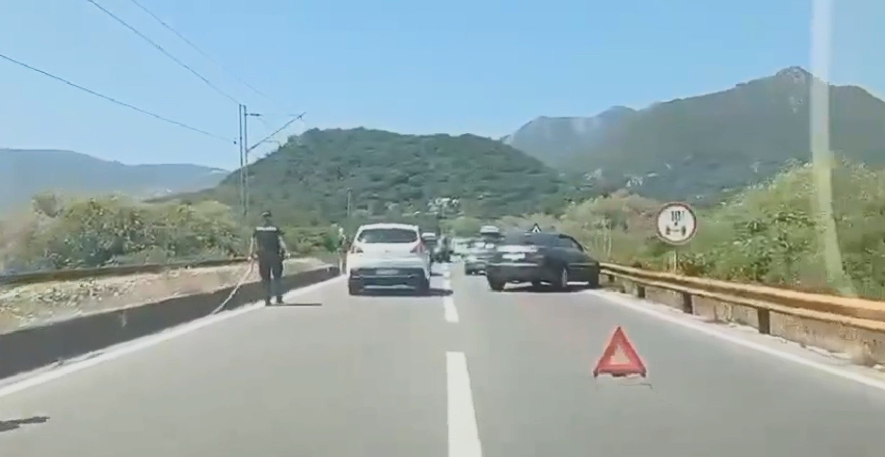Udes u Virpazaru: Sudarila se dva automobila