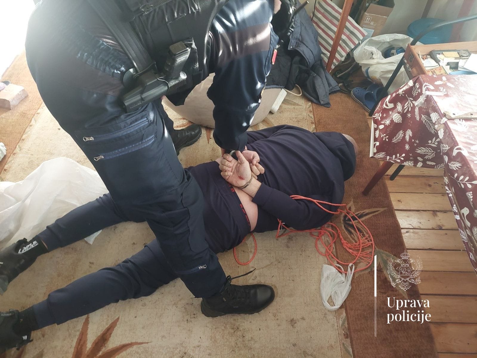 Pogledajte snimak hapšenja osumnjičenog za dvostruko ubistvo u Nikšiću