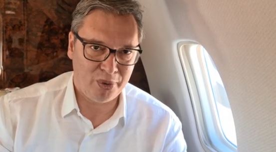 Obraćanje Vučića iz aviona: Dragi građani, obećao sam vam....