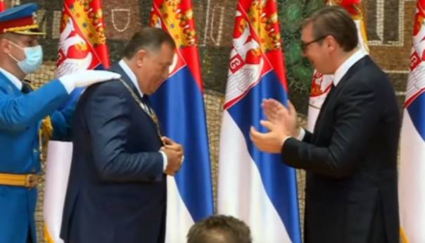 Direktor Memorijalnog centra Srebrenica piše Srbima: Šta vi hoćete?