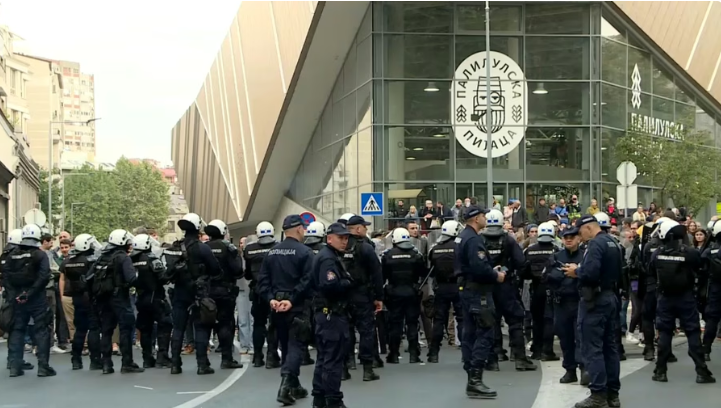 Skupovi protiv blokada i kontraskupovi u više gradova u Srbiji: Povrijeđene dvije osobe u Čačku, incident u Bogatiću