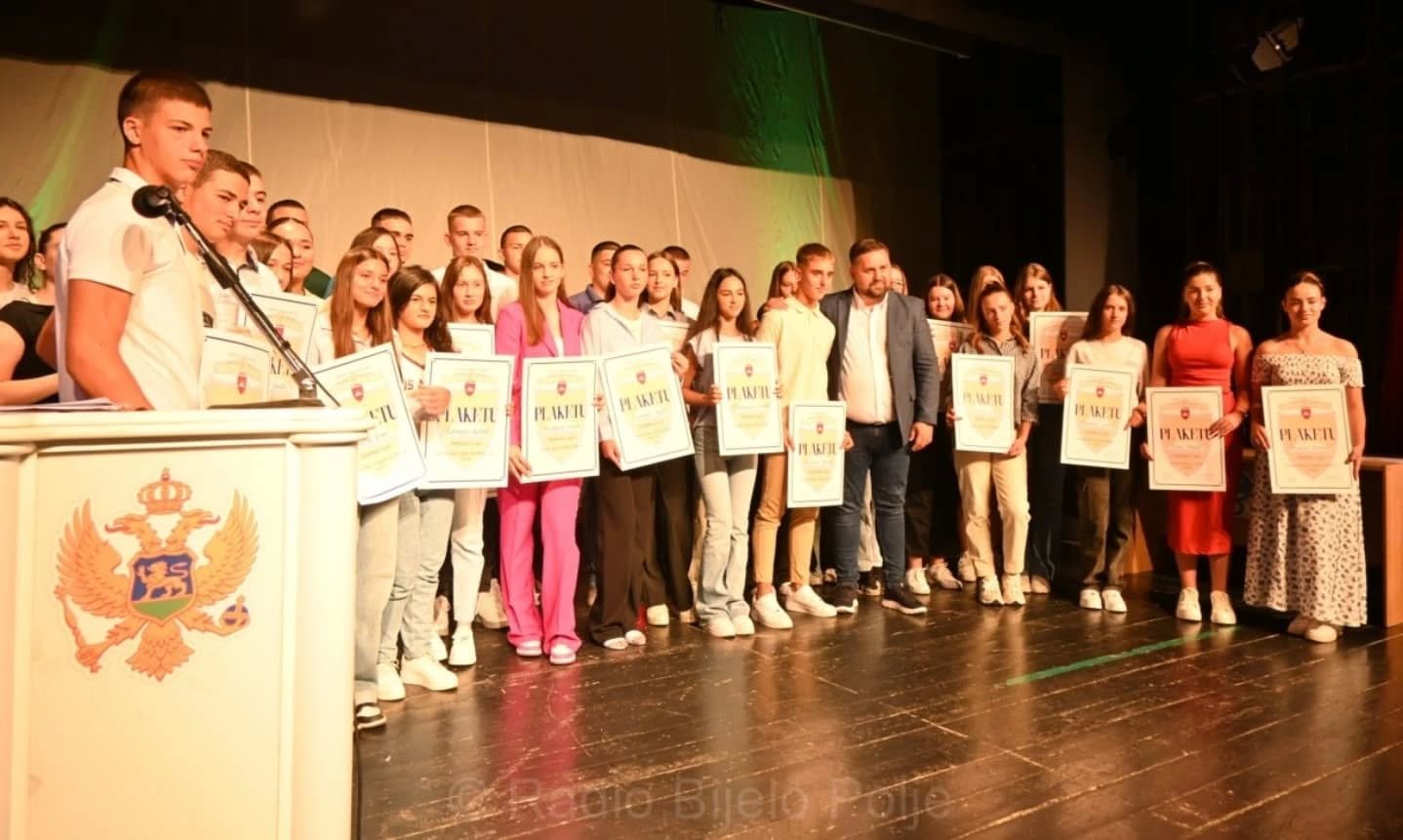 Najboljim bjelopoljskim osnovcima i srednjoškolcima uručene diplome Luča