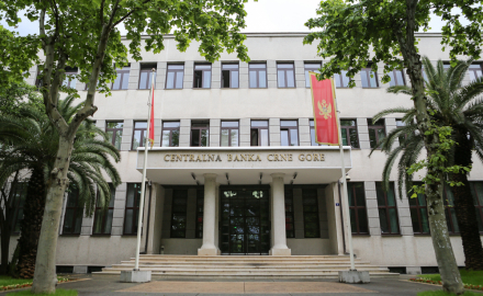 Anketa CBCG: Građani će teže dobijati kredite