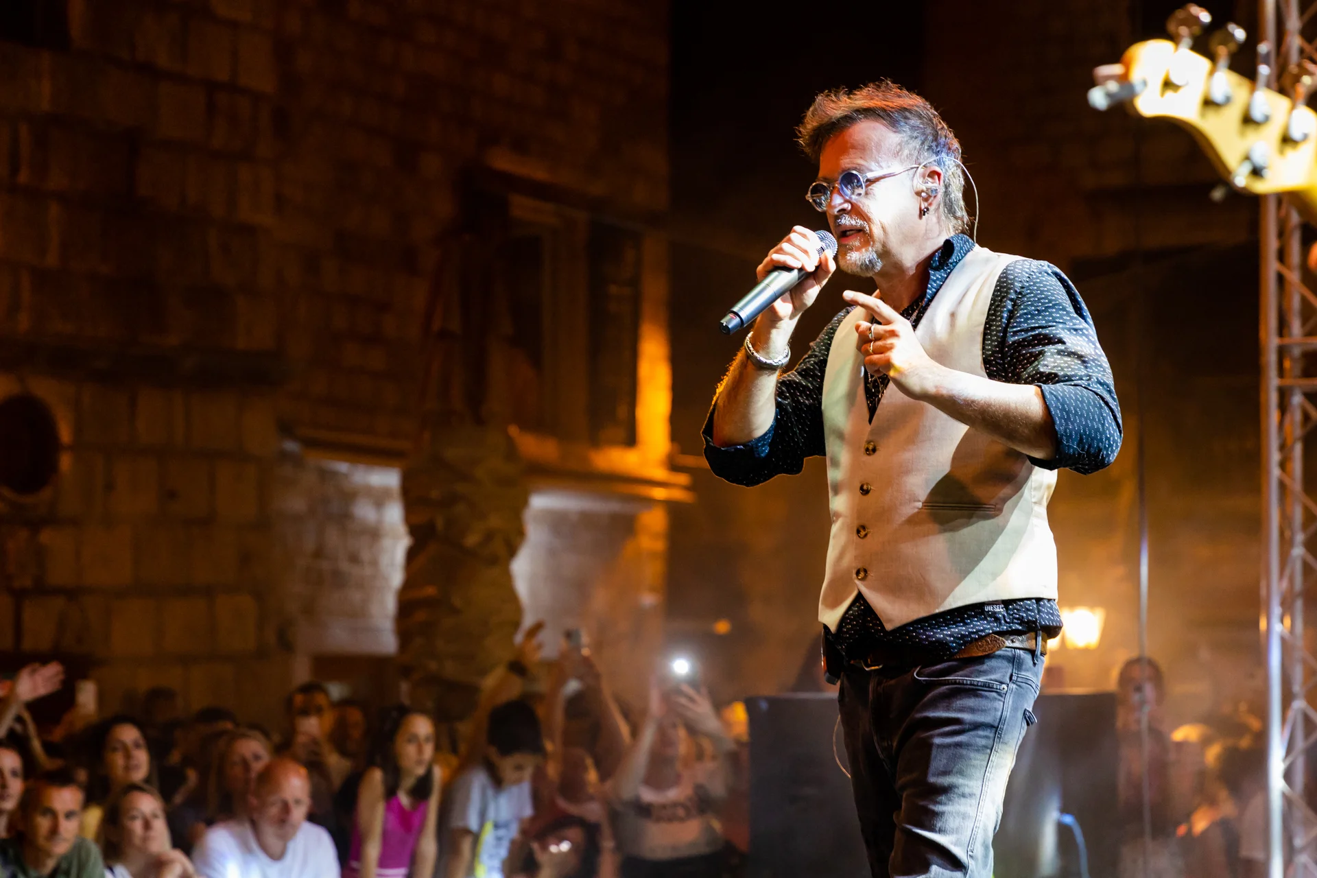 Koncertom Džibonija i velikim ponoćnim vatrometom otvorena ljetnja sezona u Kotoru