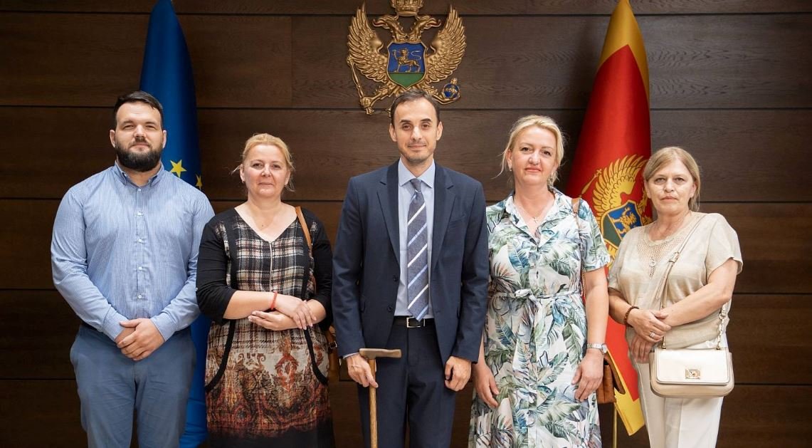 Konatar: URA pruža podršku medicinskim sestrama i tehničarima KC za povećanje zarada