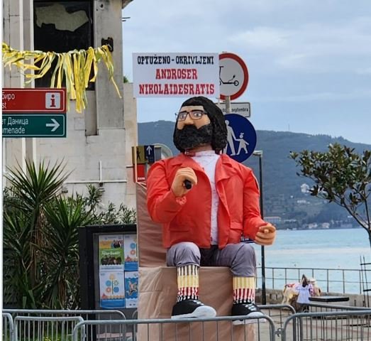 Herceg Novi: Lutka koja predstavlja Andreja Nikolaidisa spremna za spaljivanje?