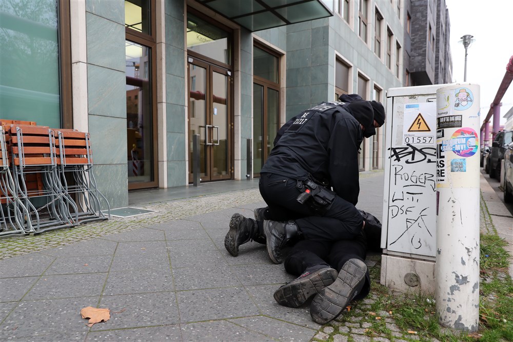 Hapšenje desničara širom Njemačke, planirali upad u parlament, državni udar i ubistva; U sve upleteni Rusi!