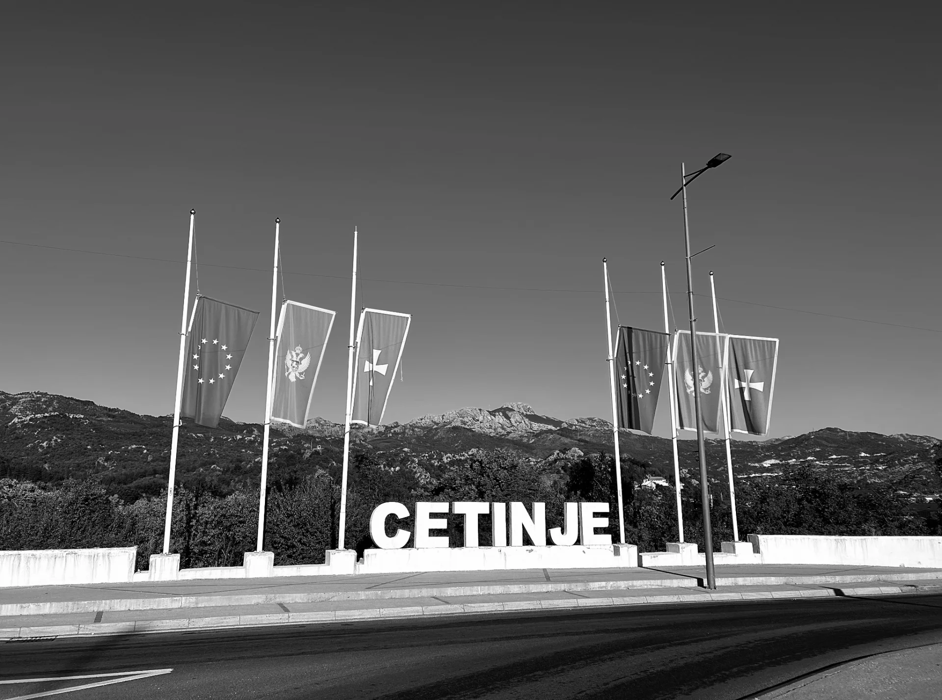 Zastave na pola koplja: Sjutra godinu dana od nezapamćene tragedije na Cetinju