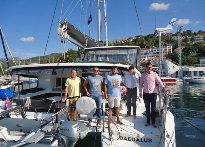 Pod zastavom Crne Gore Novljani krenuli na put oko svijeta: Idemo kuda nas vjetar ponese