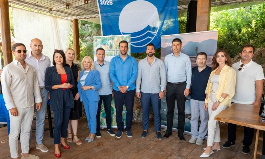 Prva Plava zastavica za 2025. godinu svečano podignuta na Drobnom pijesku