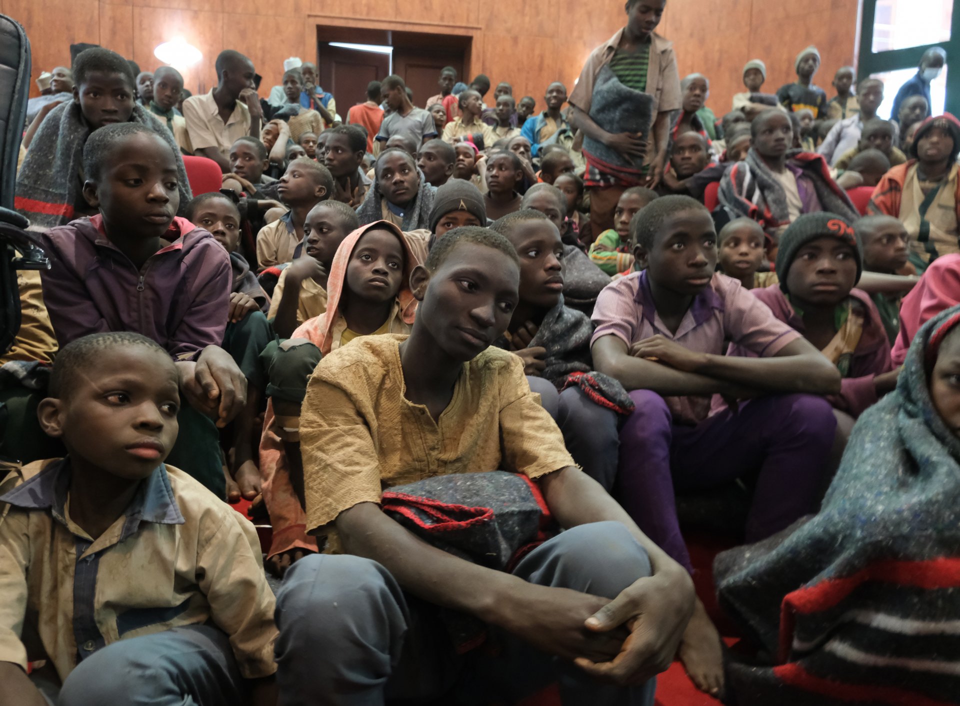 Teško naoružani muškarci oteli skoro 300 učenika u Nigeriji