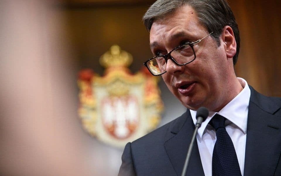 Vučić apelovao na učesnike skupa ispred parlamenta da ne provociraju Dijanu Hrku