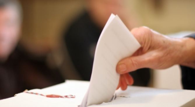 Hrvatska: Otvorena birališta u drugom krugu predsjedničkih izbora