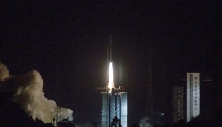 Kina lansirala satelit za istraživanje tamne strane Mjeseca