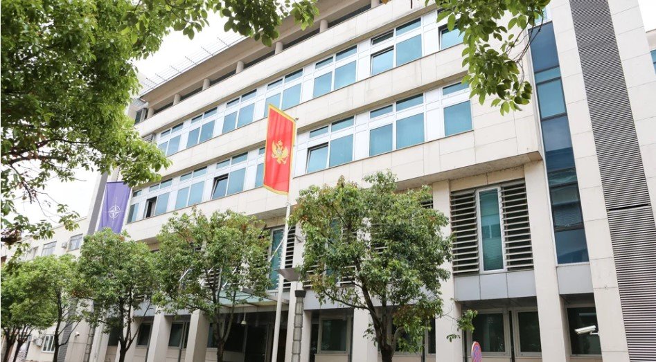 Vlada na još jednoj telefonskoj sjednici odobrila premijerova putovanja u Milano i Frankfurt