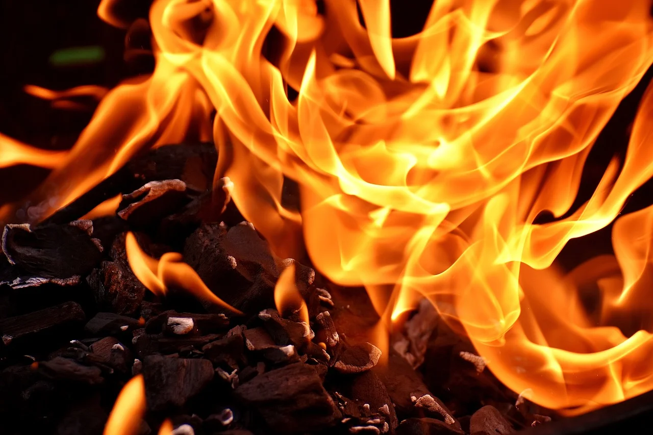 Maloljetnici osumnjičeni da su podmetnuli požar na trgovinskom objektu u Nikšiću