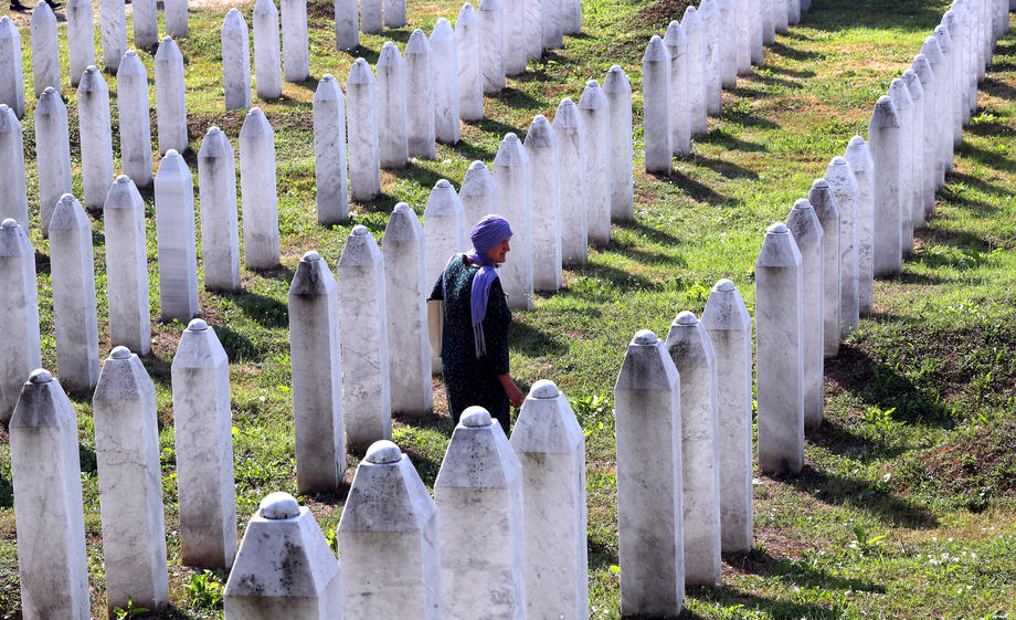 Bursać: U RS-u nastavljeno sramno negiranje genocida