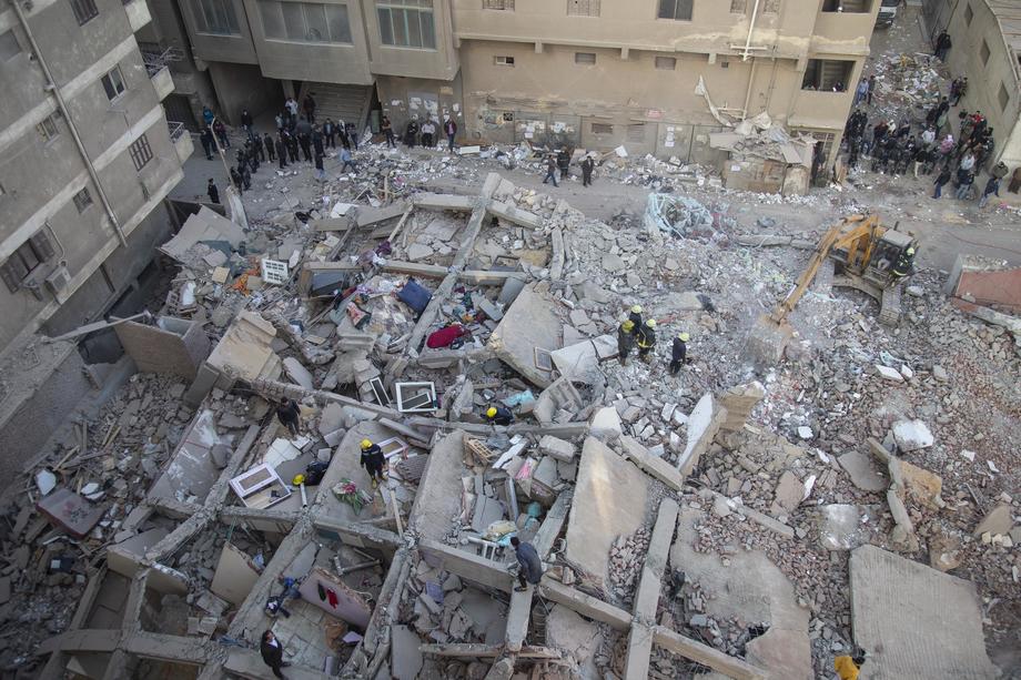 U rušenju zgrade u Kairu stradalo 18 osoba